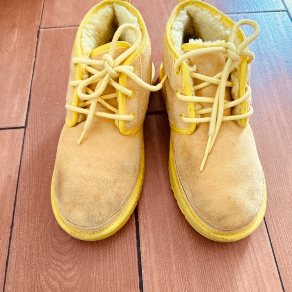UGG Neumel Yellow Suede Lace Up Logo Ankle Chukka Boot Women's 8 - Picture 11 of 12